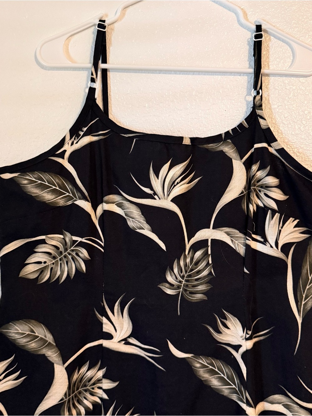 Hilo Hattie Womens Size 20 Black Floral Hawaiian Dress w/ Spaghetti Straps NWT - Picture 2 of 13